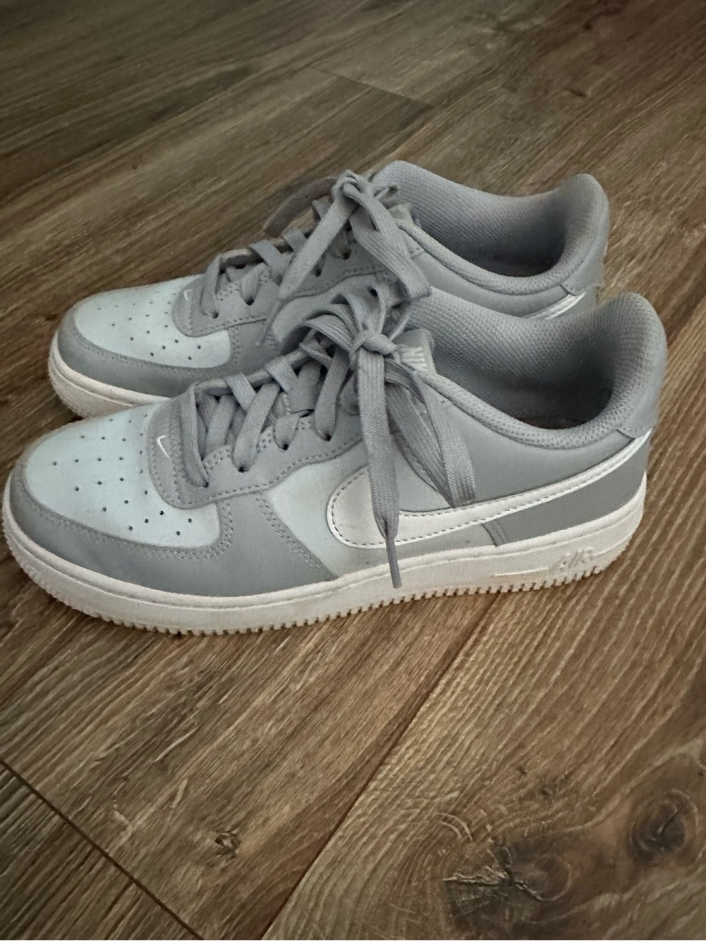 NIKE AIR FORCE FV5948-005 YOUTH KIDS SHOES SNEAKERS GRAY/WHITE SIZE 5.5